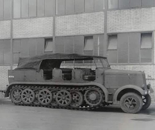 Sd.Kfz. 8 - Schwerer Zugkraftwagen 12t DB 9